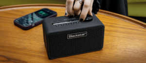 Blackstar Beam Mini ist jetzt erhältlich: Kompakter Desktop-Amp für Gitarre, Bass und Gesang Artikelbild