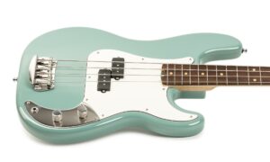 Test: Vincent Akkurat 4 – Precision-Bass neu gedacht Artikelbild