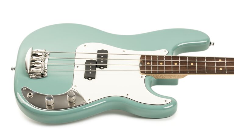 Test: Vincent Akkurat 4 – Precision-Bass neu gedacht Artikelbild