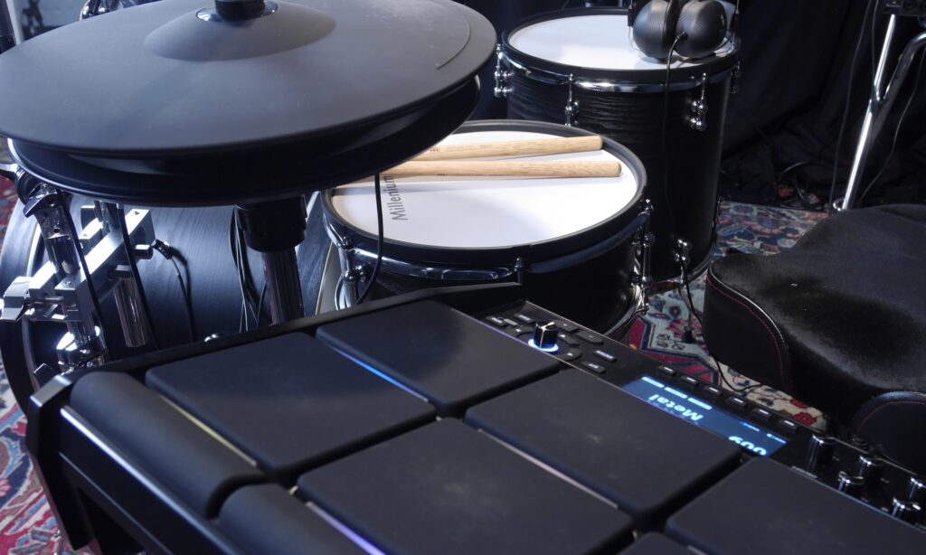 Eine Kombination aus E-Drumset und Multipad bietet zur Zeit nur das MPS-1500.