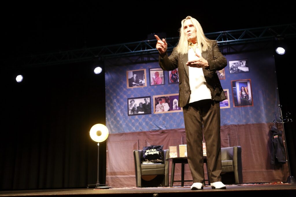Die größte Schwierigkeit beim Schreiben des Buches sei die Auswahl der Storys gewesen, sagt McBrain. Foto: Ingo Baron) 
