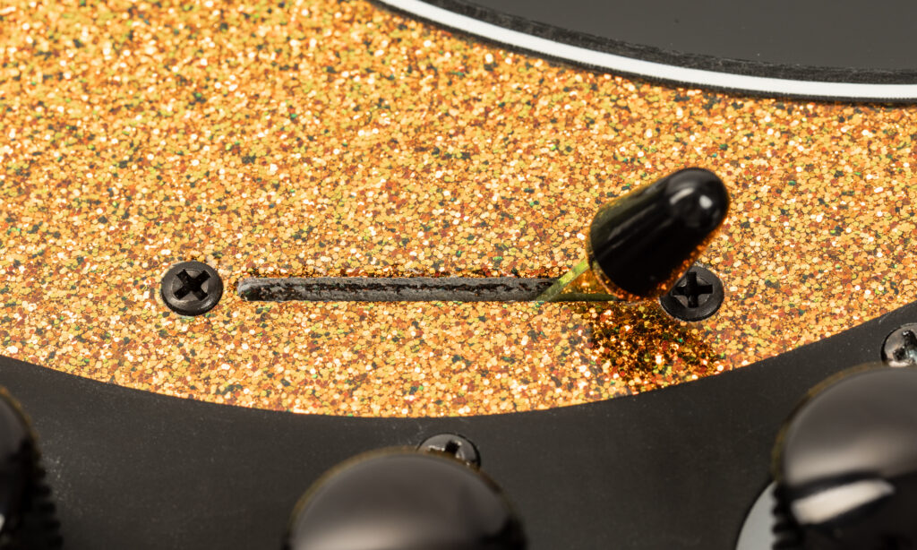 Music Man DarkRay Gold Bar